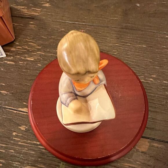 Hummel Goebel Y2K “Honor Student” Boy Figurine Vintage Circa 2000 NEW - Picture 6 of 8